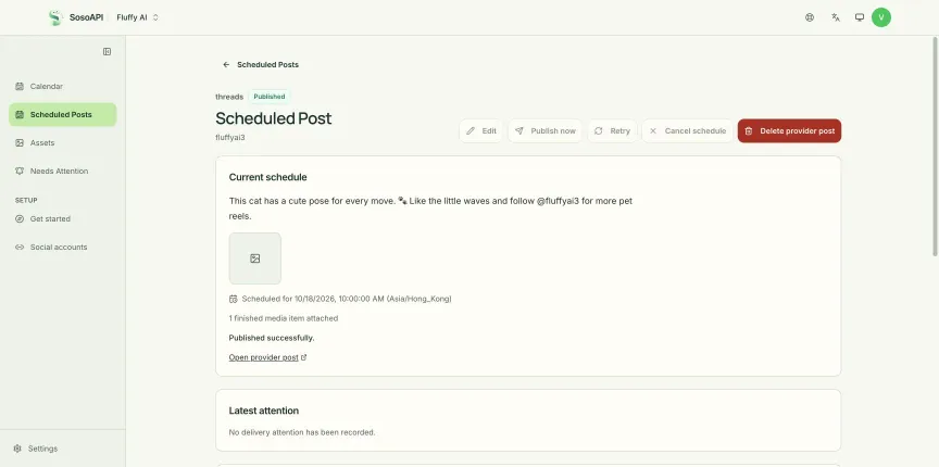 Una publicación real de Fluffy en Threads dentro de SosoAPI, con su estado publicado, texto original, programación y resultado confirmado por la plataforma. Interfaz en inglés.